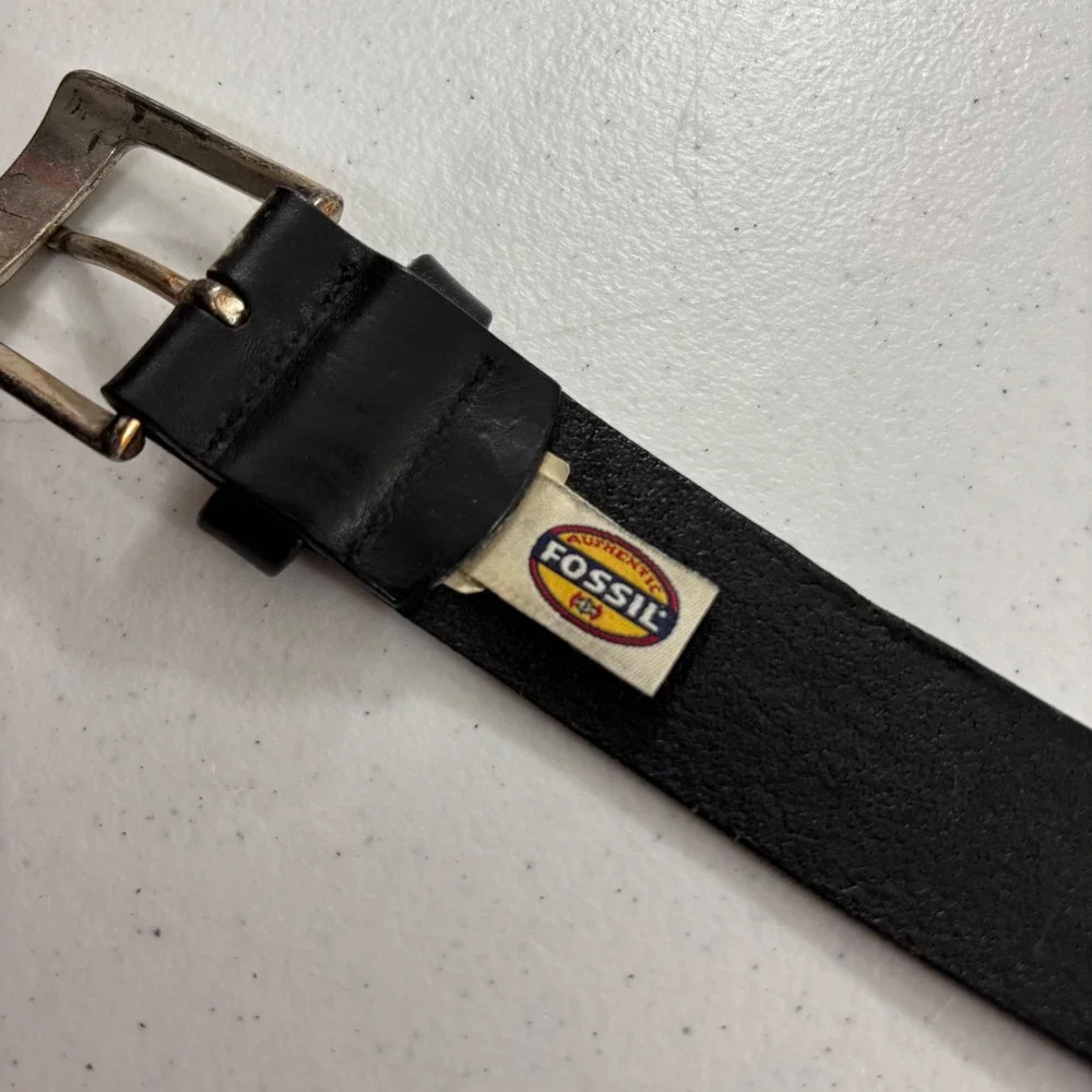 Fossil Basic Gear Mens Black Genuine Leather Belt Silver Buckle MB303600140 38